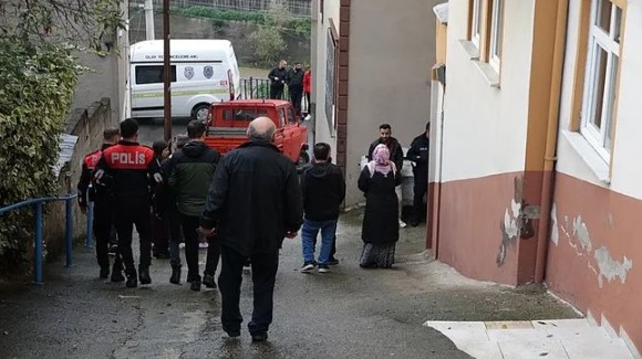 Borç anlaşmazlığı kanlı bitti: 3 akrabasına ateş açtı!